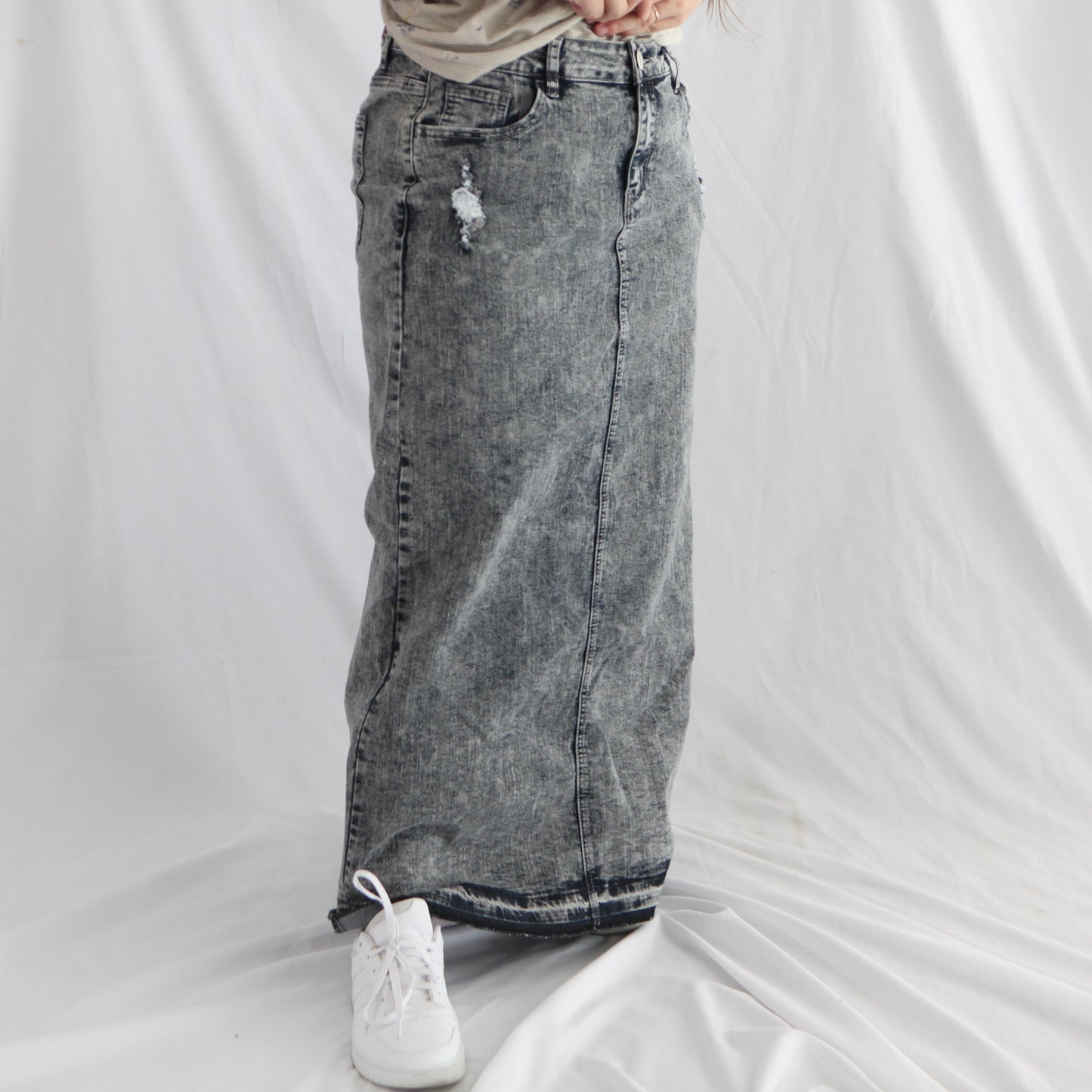 The Lauren - Distressed Black Denim