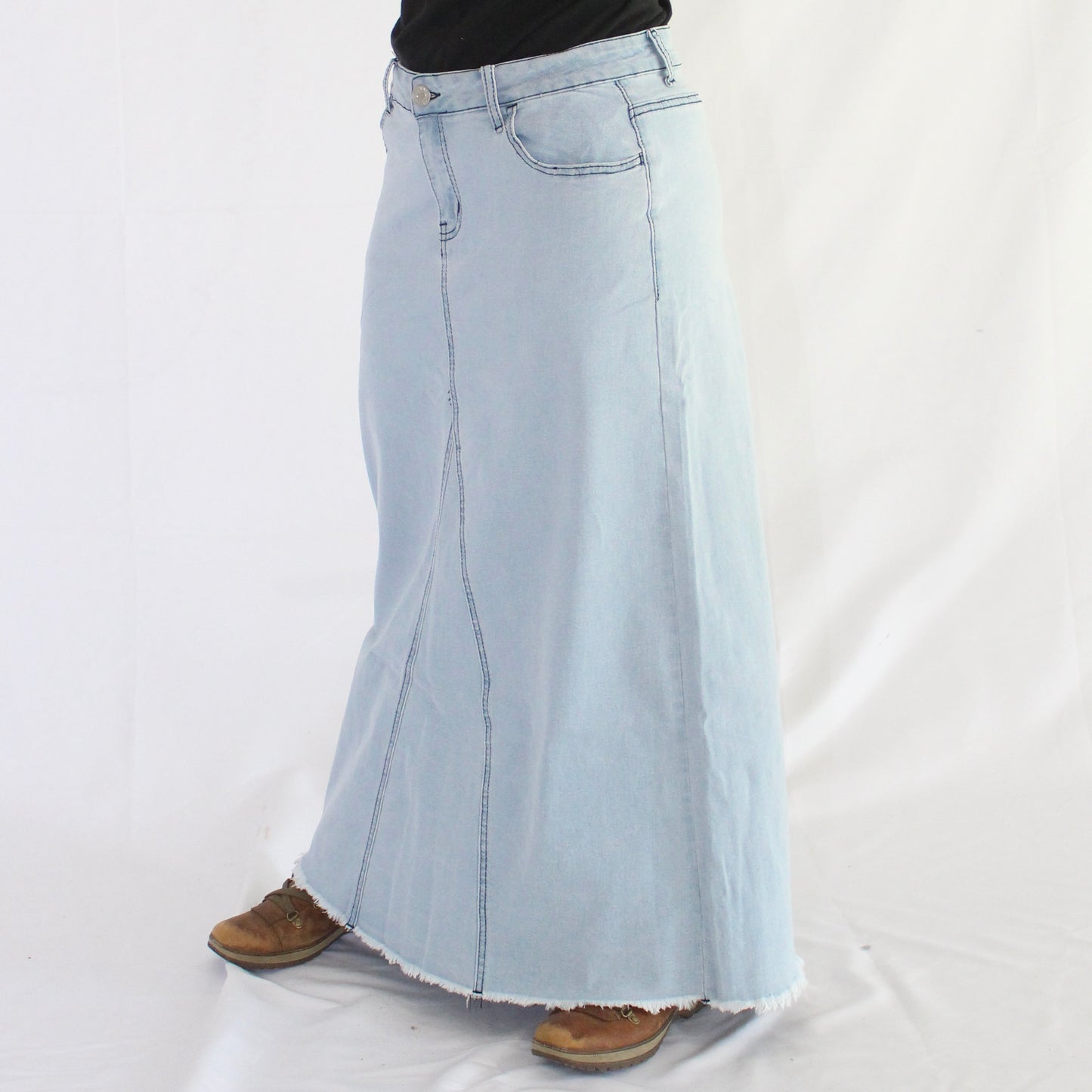 The Carissa - Light Wash Raw Hem Skirt