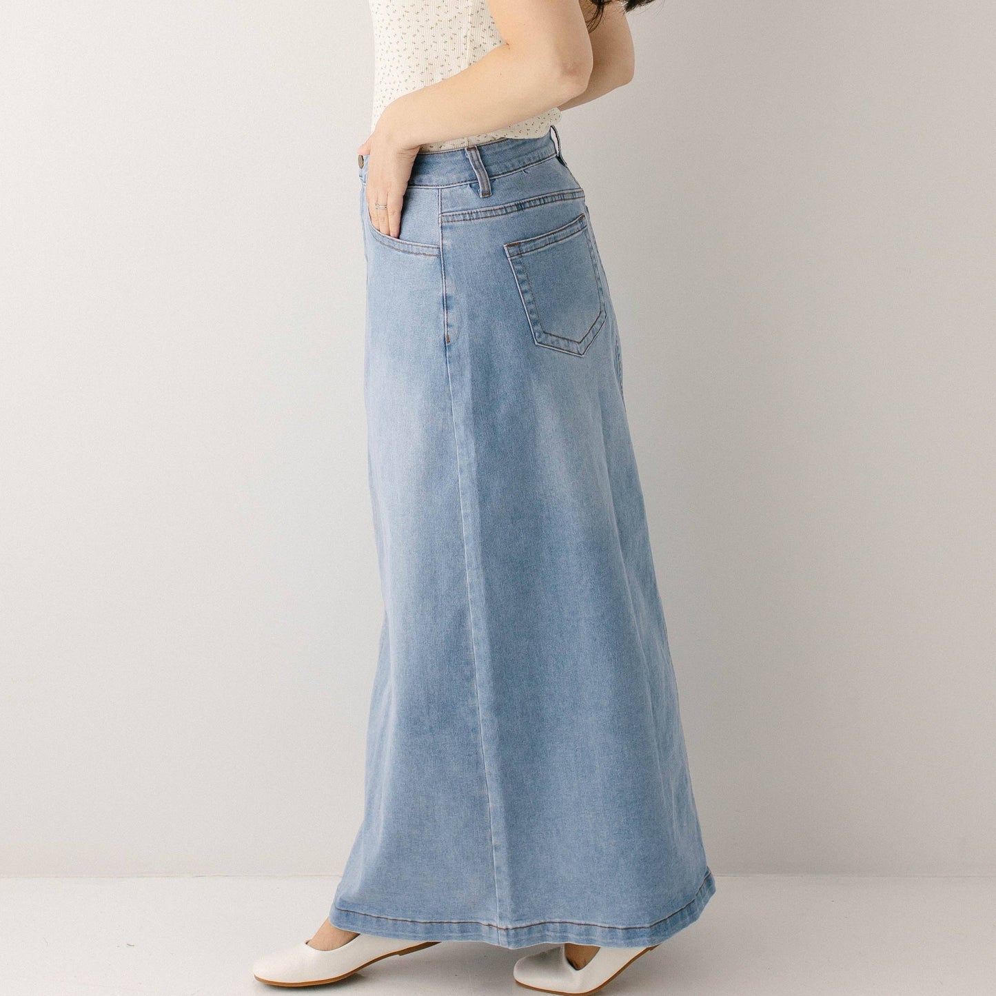 Renee - A-Line Stretch Denim Maxi Skirt Light Wash